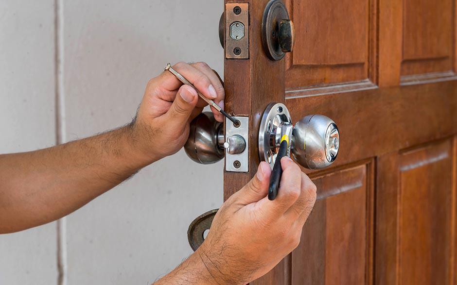 ouverture de porte claquée serrurier Paris 1